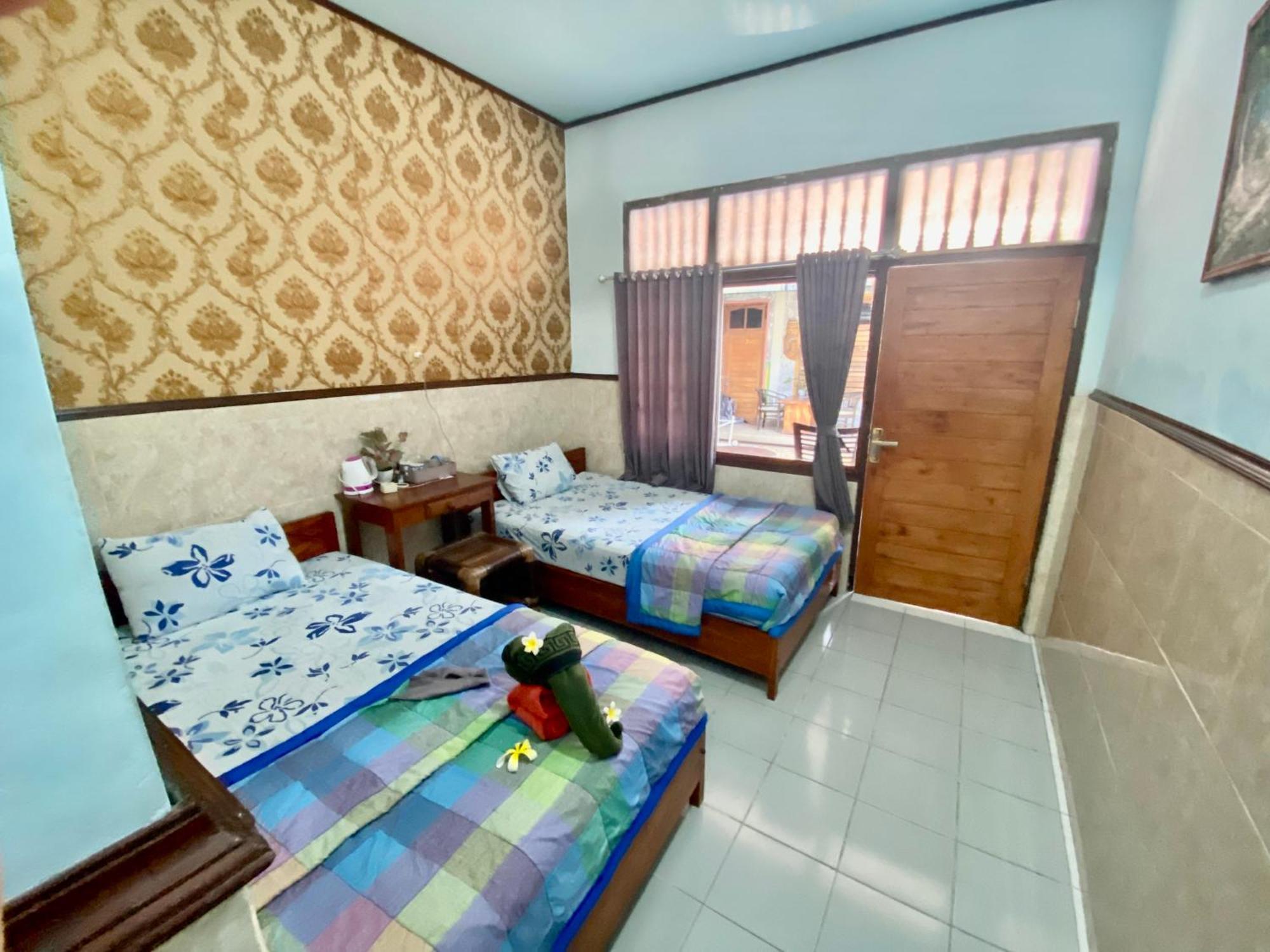 Sawitri Homestay Padangbai  Extérieur photo