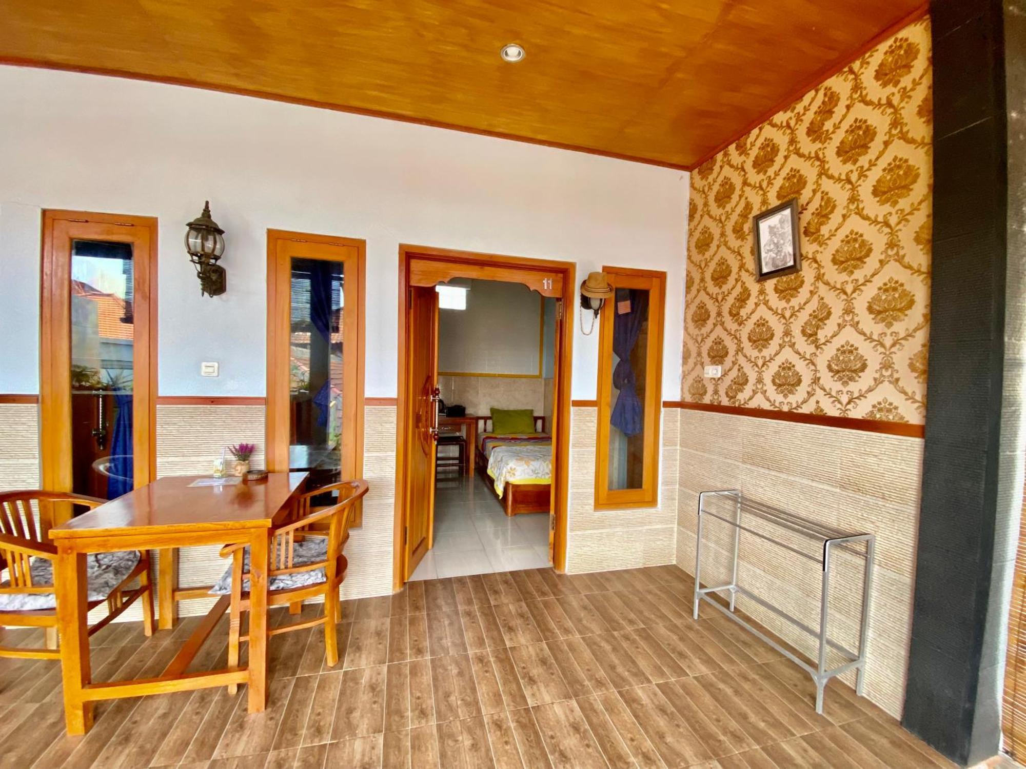 Sawitri Homestay Padangbai  Extérieur photo