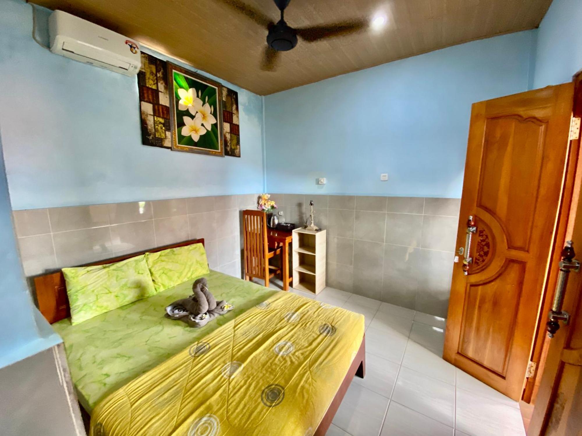 Sawitri Homestay Padangbai  Extérieur photo