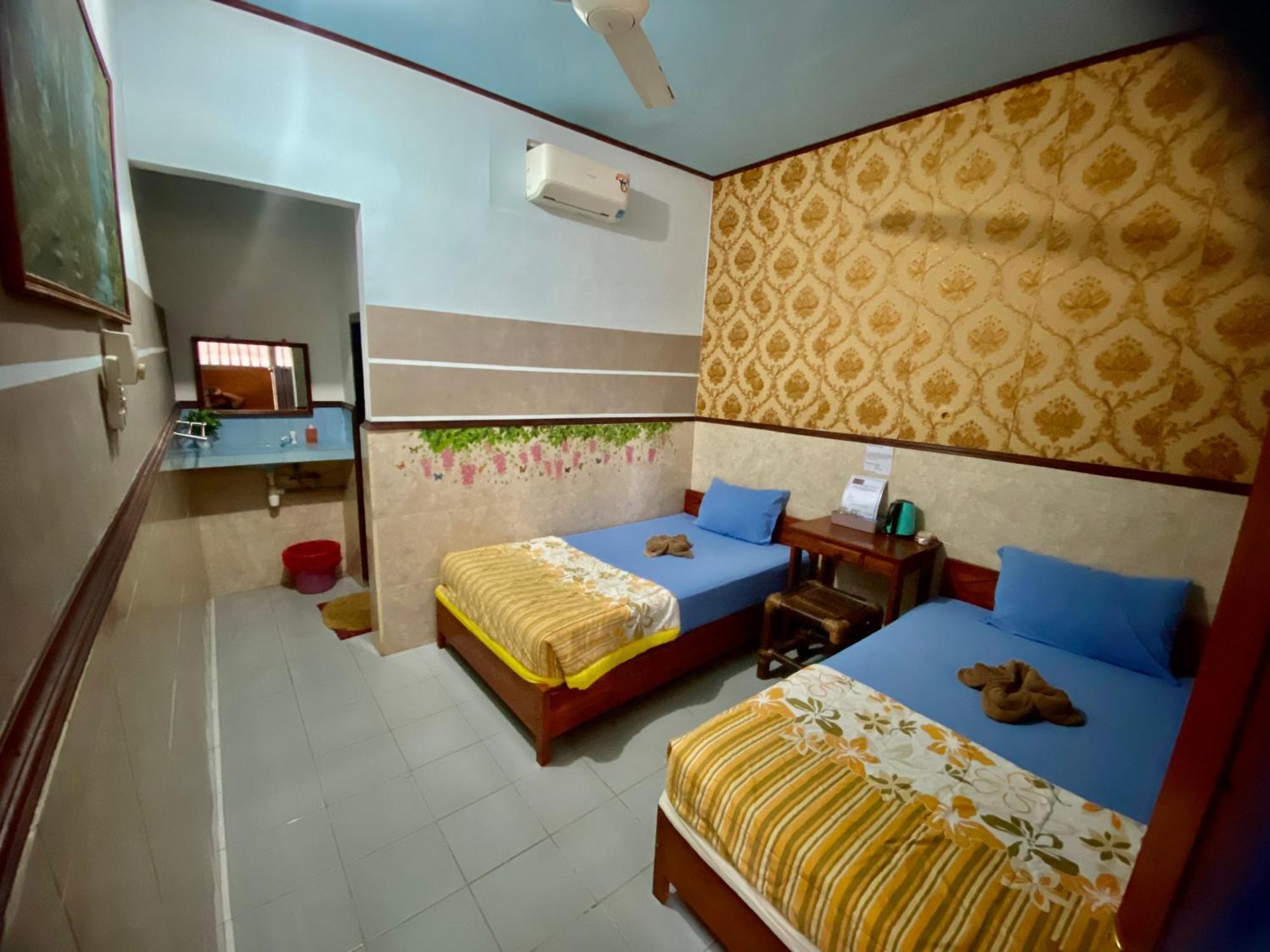 Sawitri Homestay Padangbai  Extérieur photo