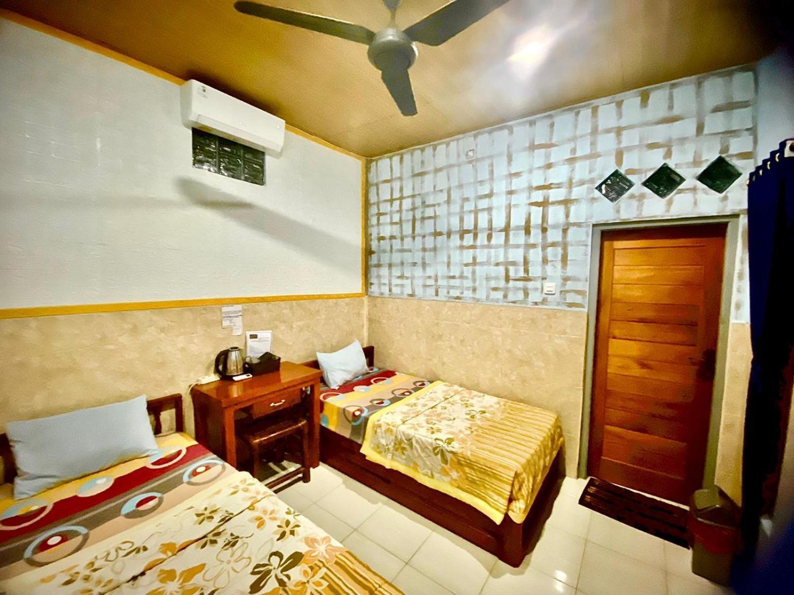 Sawitri Homestay Padangbai  Extérieur photo